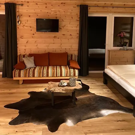 Zirben Zwischen Berg Und * Steindorf am Ossiacher See