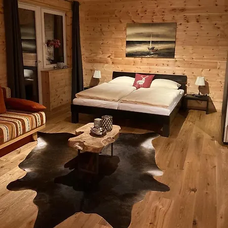 Zirben Zwischen Berg Und Steindorf am Ossiacher See