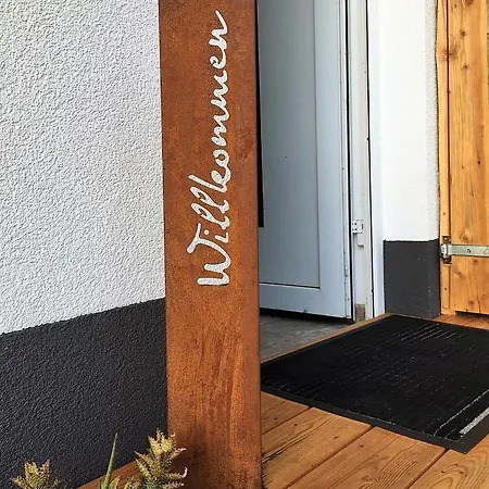 Zirben Zwischen Berg Und Steindorf am Ossiacher See