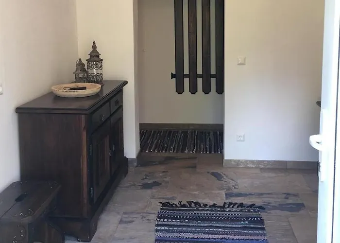 Zirben Zwischen Berg Und Steindorf am Ossiacher See