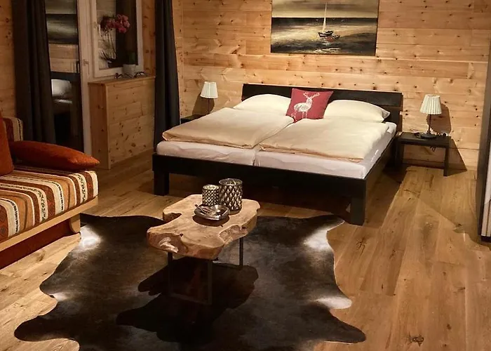 Zirben Zwischen Berg Und Steindorf am Ossiacher See